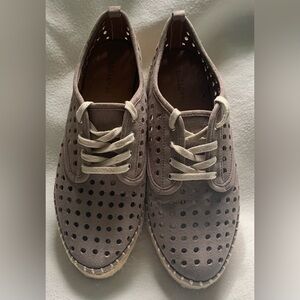Indigo Rd Irlaney Perforated Oxford Suede Espadrille Womens 8 M Taupe Shoes
